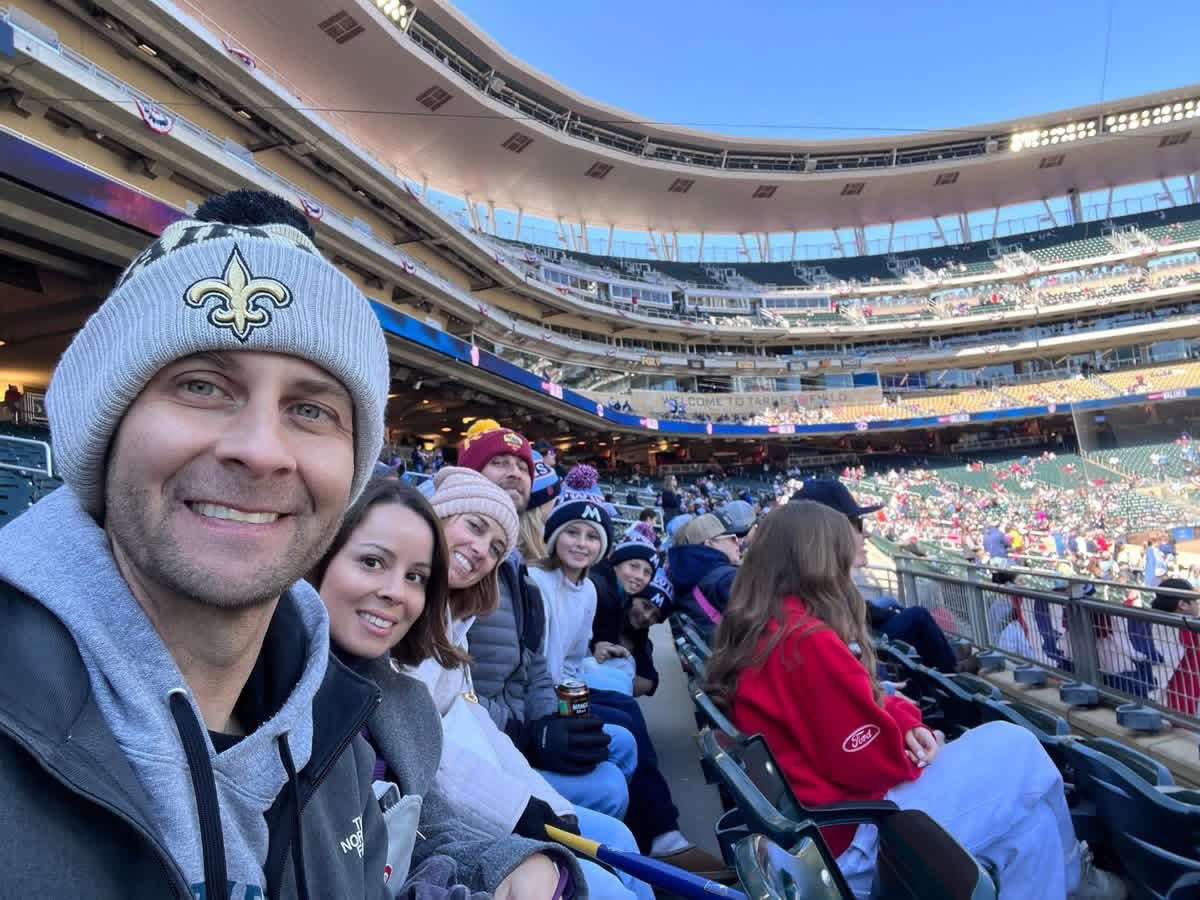 WagonsWast21781's tweet image. #TargetField was also a top priority during the twins’ trip to #Minneapolis, as it was another #stadium scratched off the #bucketlist. It is a modern stadium, but really doesn’t have amenities that make it stand out. They ranked it mid-pack amongst the stadiums they’ve visited.