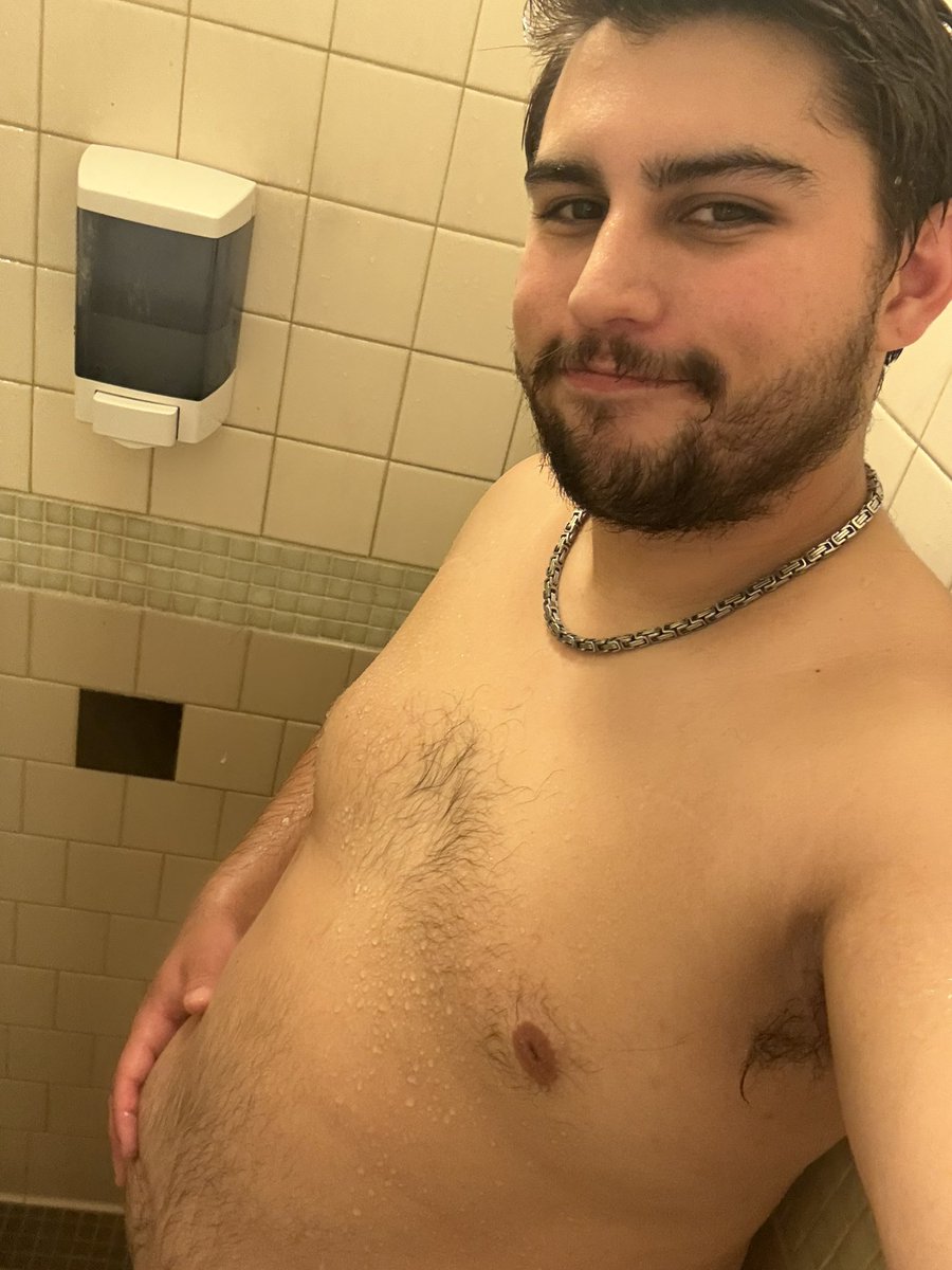 HappyBottom tweet media
