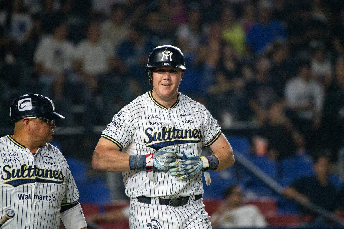 SultanesOficial's tweet photo. ¿Se fue el rubio? 😌

No llores, aquí está San Josh Lester. https://t.co/xyuWisVb2L