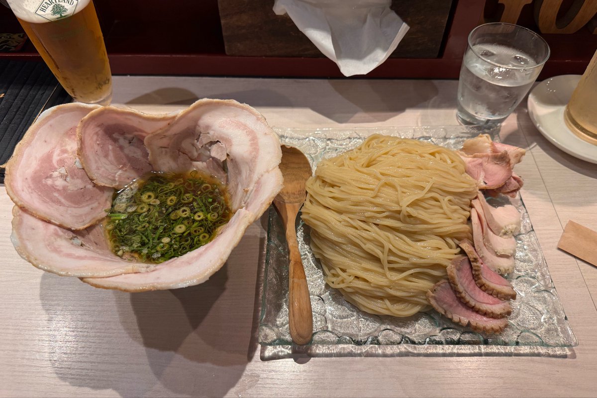 🅜🅔🅐🅣🅑🅞🅨 tweet media