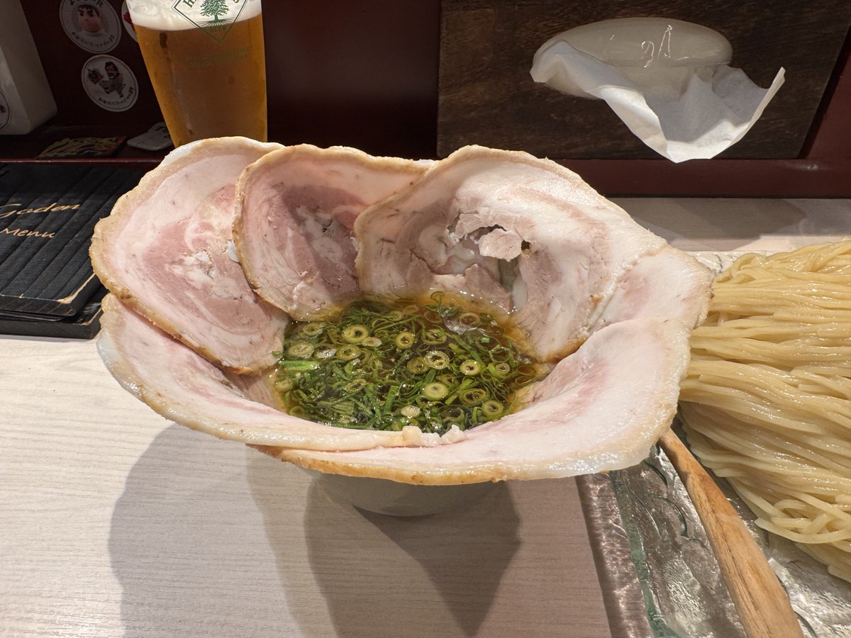 🅜🅔🅐🅣🅑🅞🅨 tweet media