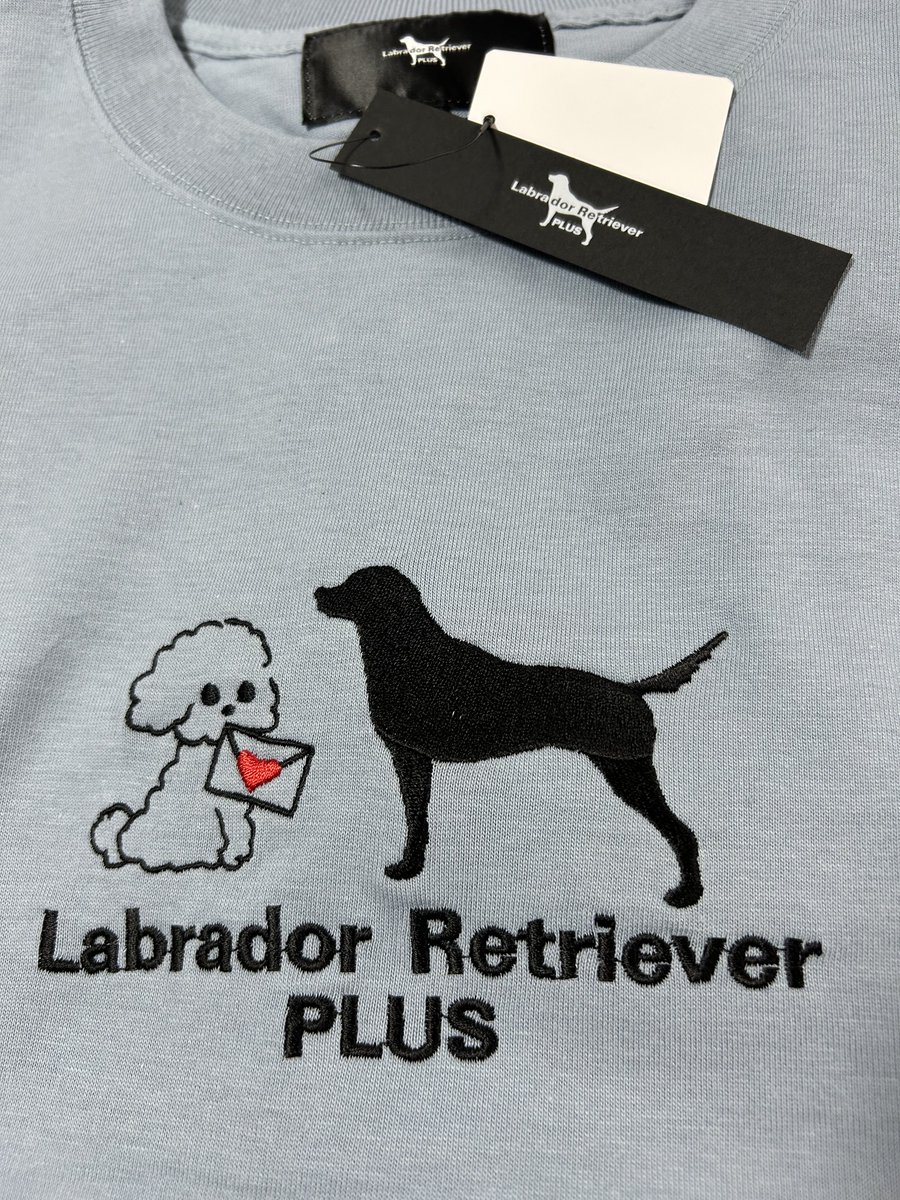 sms_decAyb27's tweet image. もうコラボTシャツもう届いたよ❗️
背面のふうさんのイラストめちゃかわいい🦮
過ごしやすい今の季節からたくさん着るよ！！

#LabradorRetrieverPLUS 
#LabradorRetriever 
#ラブラドールレトリバープラス 
#ラブラドールレトリバー 
#薮島朱音