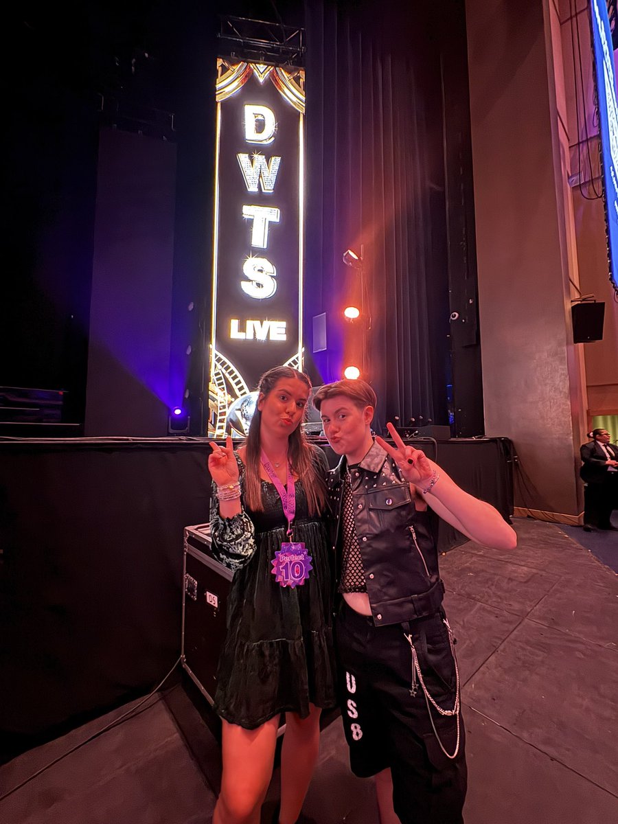 everythingdwts_'s tweet photo. so so happy I got to meet @ajnoca it was the best time both being there to cheer on our team!! thanks for letting me touch pasha’s shirt lol can’t wait to see you again soon :) https://t.co/QR592x6J66