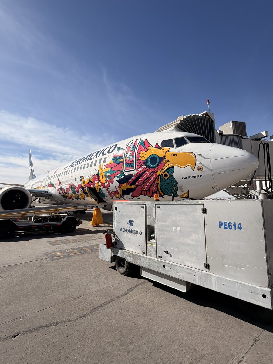Ahí para que vayan y digan en cierta base aérea que tengo una obsesión con Kukulkán 😂 que lindo es volar este livery.