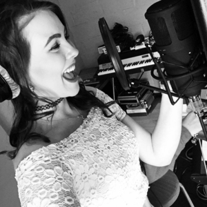 RAirplay's tweet image. Congrats to our Free Song Contest winner! 🎉

Big shoutout to Aimee Good for her track “Crazy World”✨

An upbeat pop anthem with great rhythm &amp;amp; a powerful message: “Our world is so crazy but we are who we are.”

Turn it up: tinyurl.com/2s3ksy7n

#newmusic #popmusic #discovery