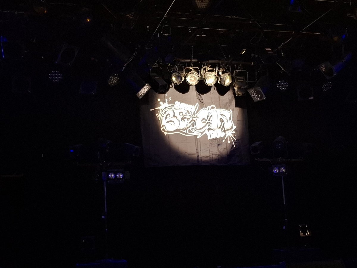 今日の1本目
新グループのデビューライブ
さて、どんなものか。