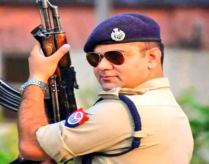 imayankindian's tweet image. #BREAKING: सुप्रीम कोर्ट में एक जनहित याचिका (PIL) दायर की गई है, जिसमें भारत निर्वाचन आयोग द्वारा यूपी के IPS अधिकारी अजय पाल शर्मा को पश्चिम बंगाल विधानसभा चुनाव के लिए ‘पुलिस ऑब्जर्वर’ नियुक्त करने के फैसले को चुनौती दी गई है। 

याचिकाकर्ता का आरोप है कि अधिकारी “पक्षपाती” हैं