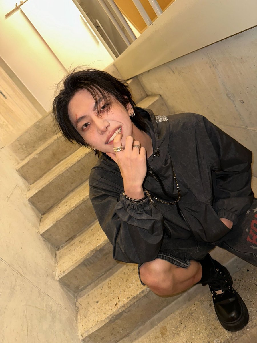 MJ. (2003) tweet media