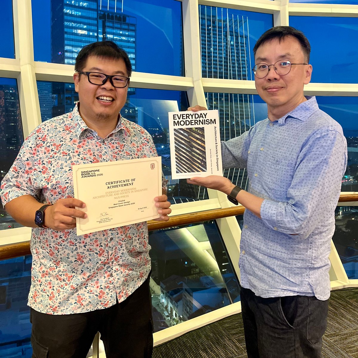 NUS_Press's tweet photo. "Infectious Disease Emergencies" won Best Professional Title at the Singapore Book Awards! Congrats to Chief Editor Dale Fisher &amp; all authors. Our book "Everyday Modernism" was a finalist for Best Cover Design (design by Hanson Ho).
A great night celebrating Singapore publishing! https://t.co/BWoOcSOtTI