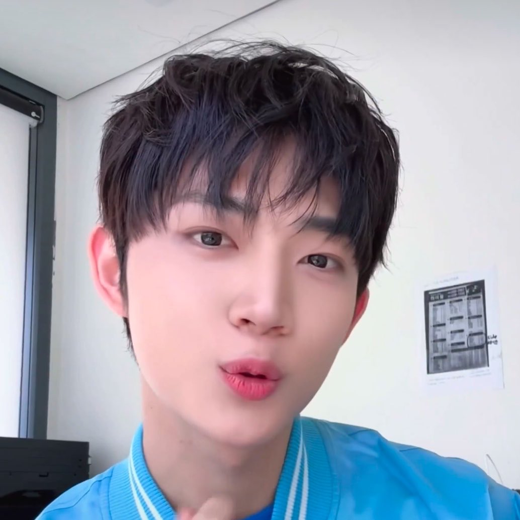 러삐♡ tweet media