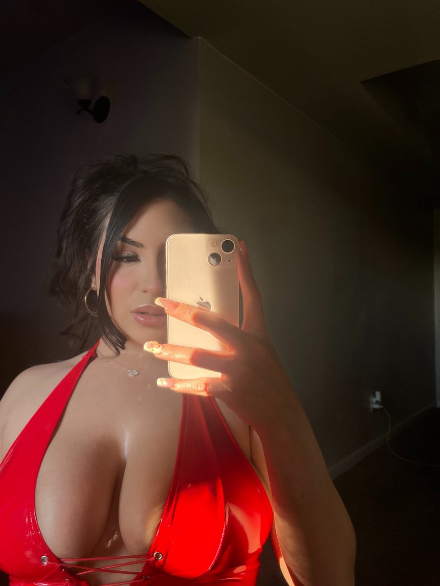 viridianaarias_'s tweet image. Kiss me like you kiss me💋 
#latina #onlyfans #arizona #az #viral