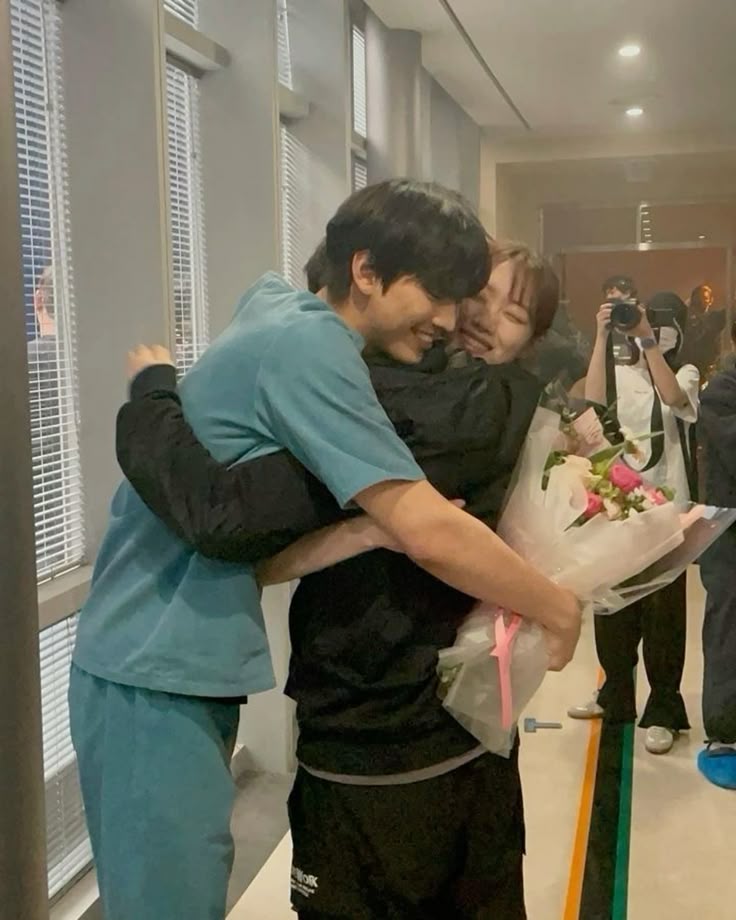 dramalover2000's tweet photo. Happy 3yrs my babesss❤️🥹. Sorry, I could not able to make an edit since no availability of scenepacks😭. I feel bad💔. But, WJ❤️EJ will be my forever darlings❤️. Comeback with season-4😭.
#Ahnhyoseop #leesungkyung #Drromantic3 https://t.co/VJ9qBvZjjf