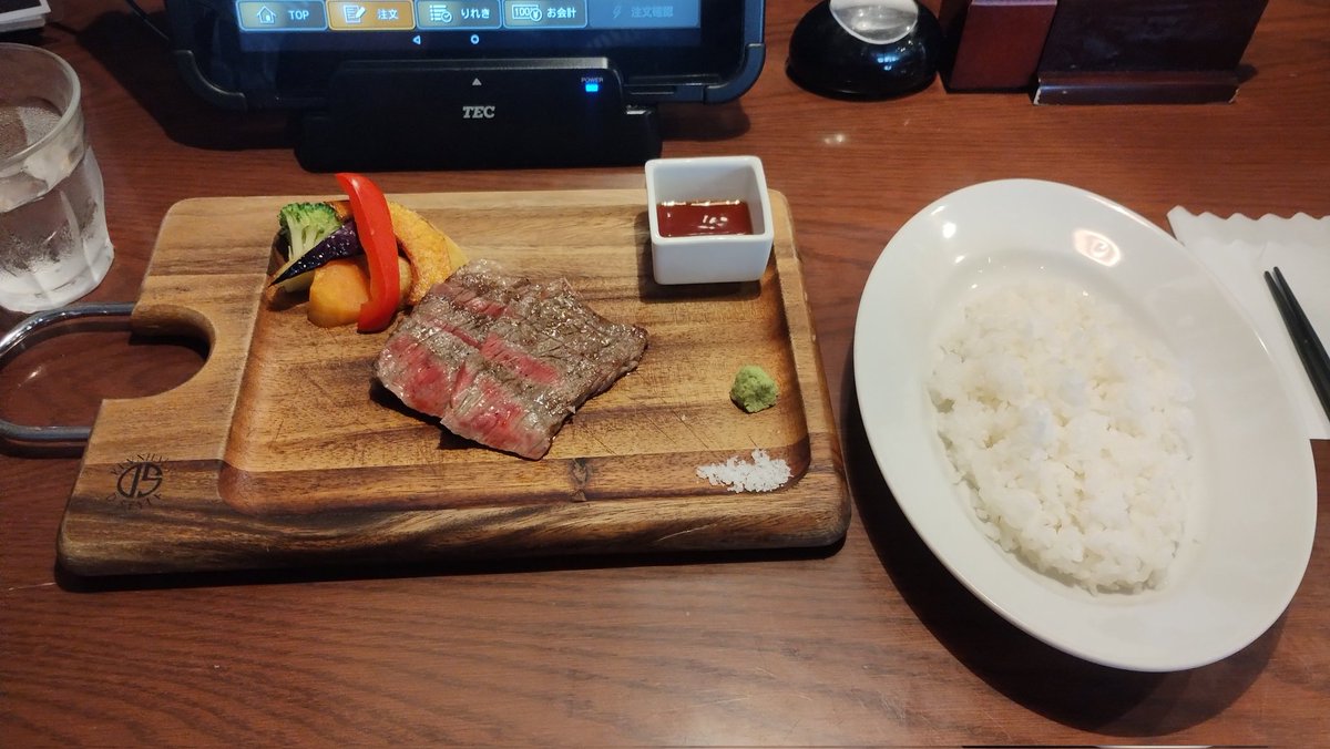 meizingMW's tweet photo. 京都駅から二駅、大津駅で途中下車。昼食として近江牛を食す。やっぱ肉には米ですわそうですわ。 https://t.co/cxFoUoVzQ8