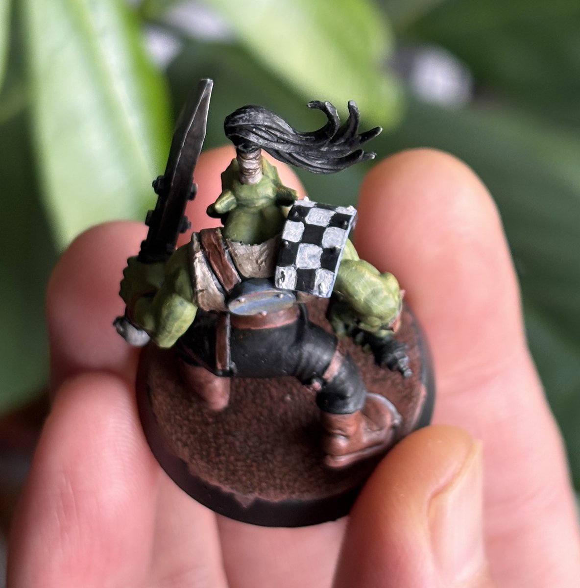 PePe_Bneco's tweet image. 「チョンマゲ」をペイント中😊
この市松模様描いてみたかったんです✨
いやぁ難しい…けど遠目から見たら…
へぇ〜良いじゃん(笑)
#PePe_Bneco #Warhammer40k #warhammercommunity #miniaturepainting #ウォーハンマー初心者 #Orks #俺のオルク