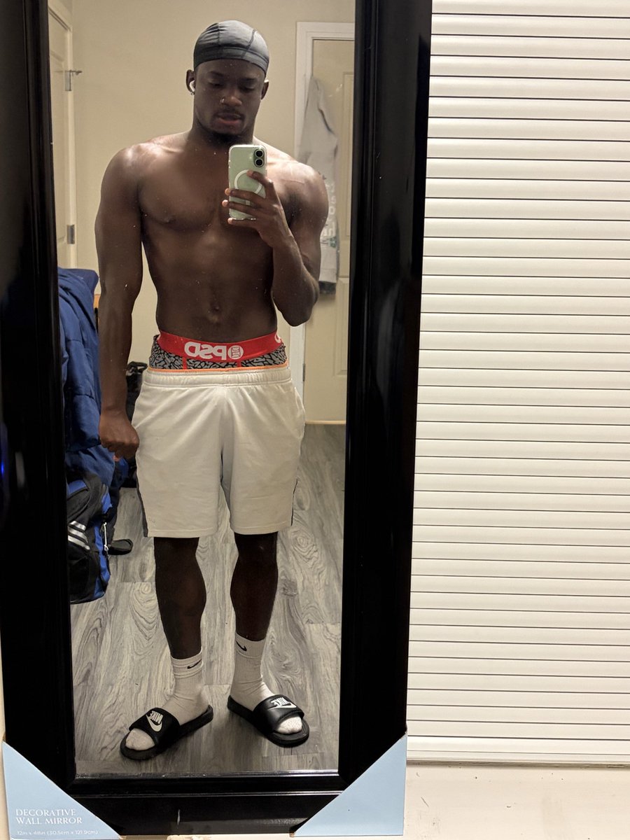 Dez tweet media