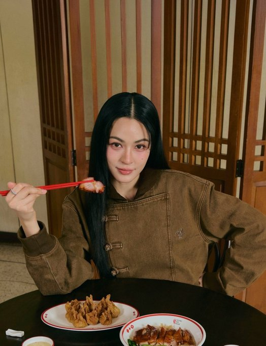 คุณนุป tweet media