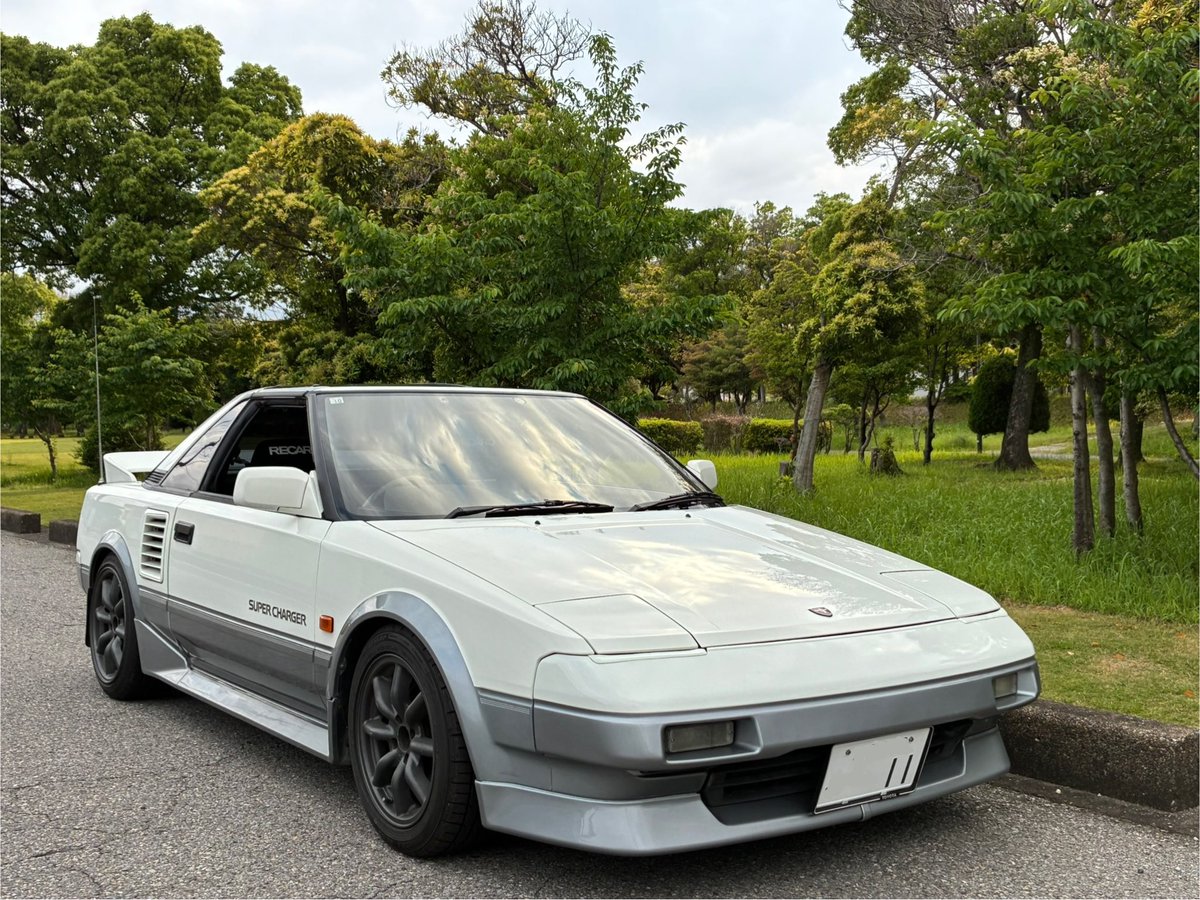 por_0102's tweet photo. #昭和の日だから昭和の車
#MR2 #AW11 https://t.co/JsOYwxc0xa