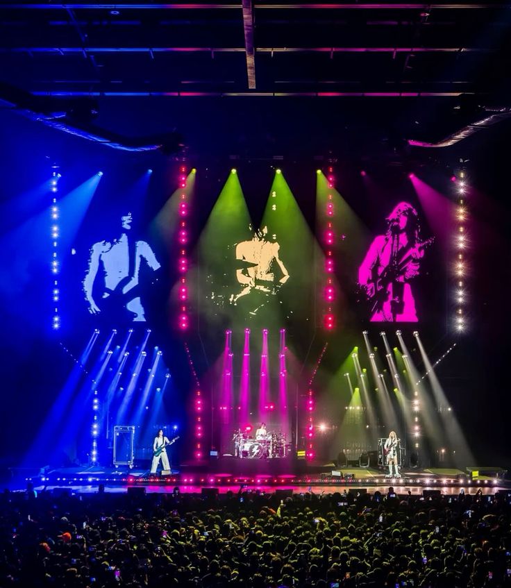 haizdra's tweet photo. Manifestando q as prins consigam um dia fazer TODA uma tour solo com um estrutura assim ou melhor ✨ https://t.co/hjprMp6IzE