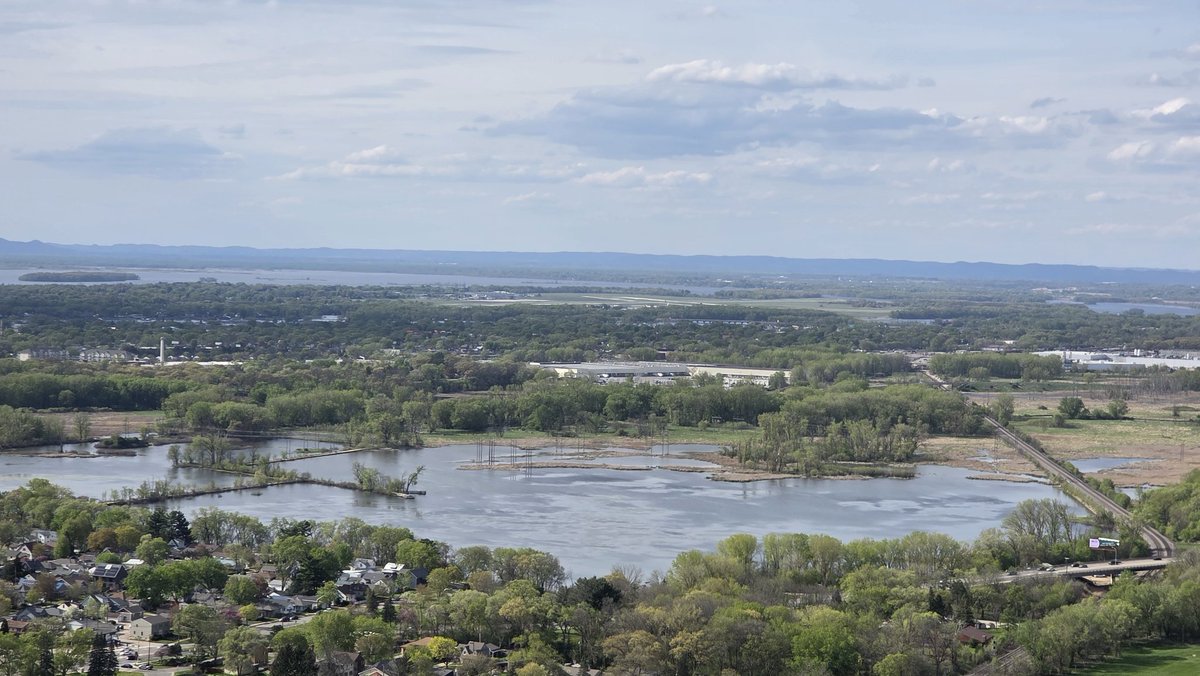 jsturkol0259's tweet image. Pictures from this past weekend at Grandad Bluff in La Crosse, WI. Beautiful views as always. #discoverwisconsin #springvibes