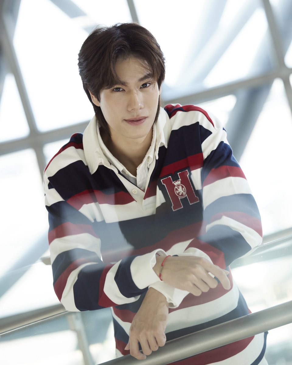 GMMTV's tweet image. “ภูวินทร์ ตั้งศักดิ์ยืน“ Brand Ambassador ของ Tommy Hilfiger เดินทางเข้าร่วมงาน Summer Getaway Pop-Up ในวันนี้ 29 เมษายน ณ ศูนย์การค้า Suria KLCC ประเทศมาเลเซีย 

โดยงานจะจัดขึ้น เวลา 17:00 น. ตามเวลาท้องถิ่น ฝากแฟนๆรอติดตามกันด้วยนะคะ

#phuwintang 
#TommyHilfiger
#GMMTV