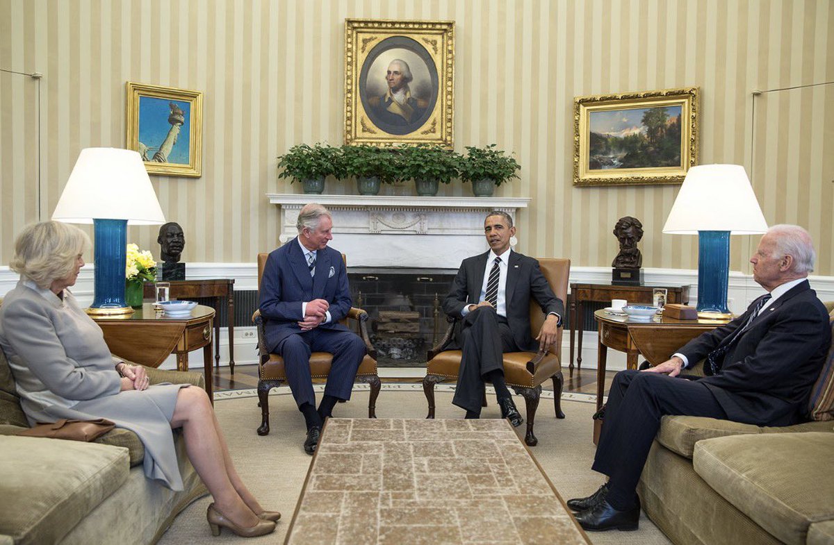 Marekwalkuski's tweet image. Książę Karol z Nixonem 1970, 
Reaganem 1981 i Obamą 2015.
Król Karol z Trumpem 2026.