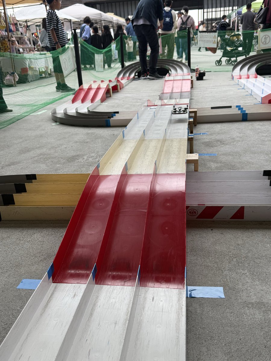 kotetu1987's tweet image. 飛んでるマシンはカッコイイぞ･:*+.(( °ω° ))/.:+
#ミニ四駆
#PROST
#sora加西