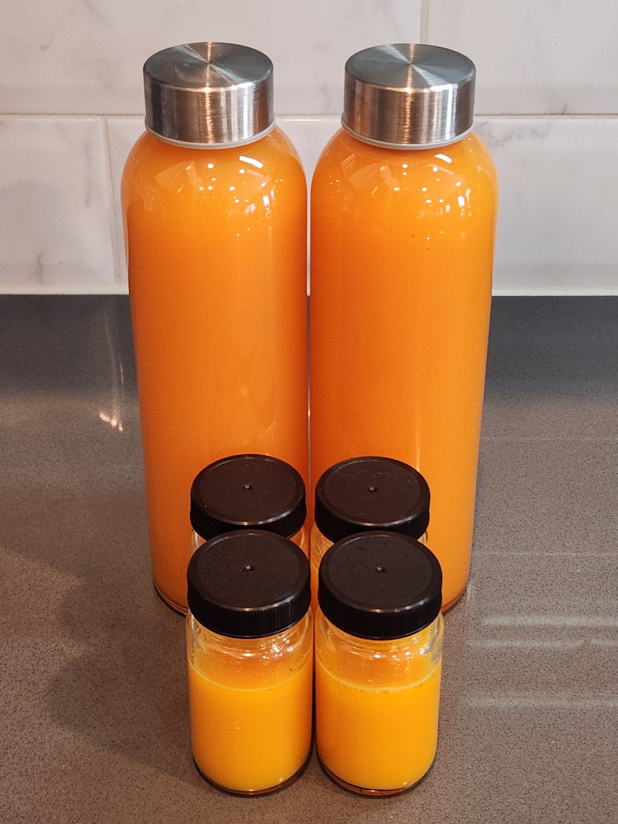 Linda_McGraw's tweet image. Fresh juice at home 🥕🍍🍋

Tropical blend + lemon turmeric shots
Watch Full Video: youtu.be/LvVNDhxzJp4

Like, subscribe, share

#juicing #turmeric #healtheating #Kuvings