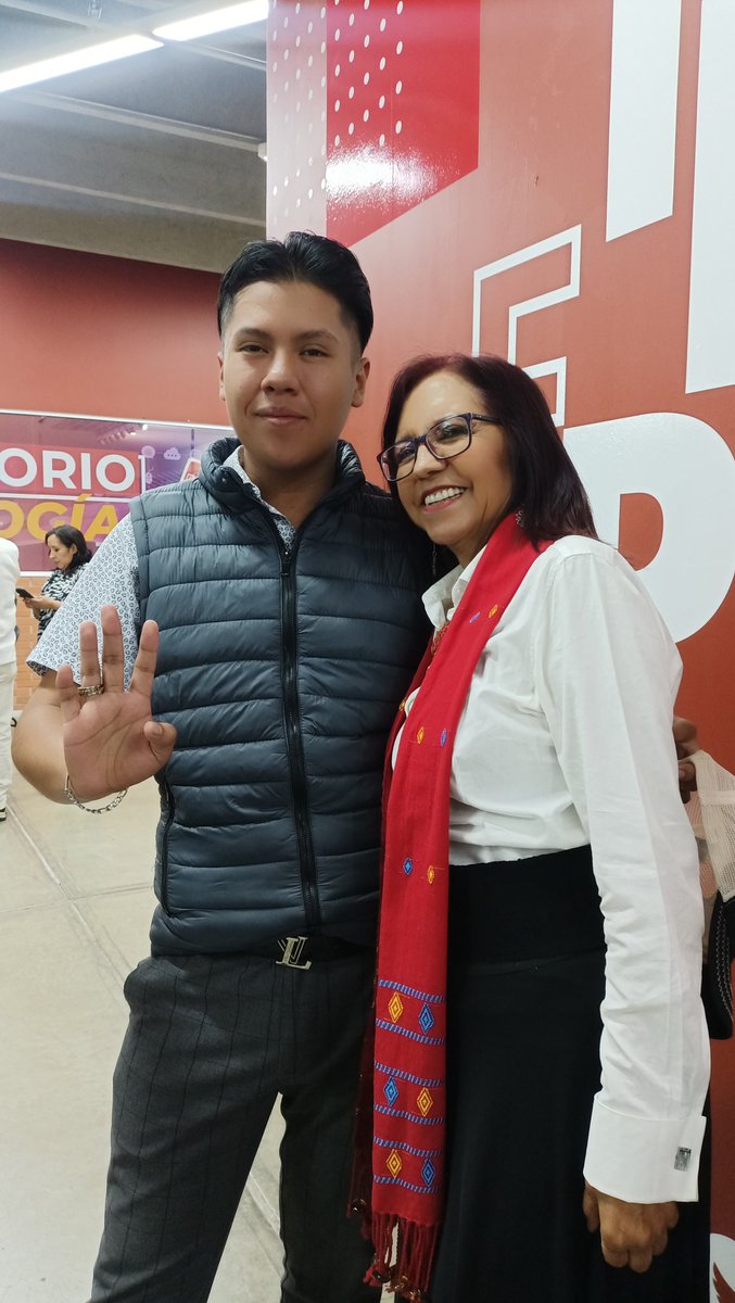 Samuel_Lopez_MX's tweet photo. 🙌🏻Expreso mi más sincera felicitación a la Mtra. @Letamaya por su nombramiento como nueva Secretaria de Bienestar. Su destacada trayectoria en el servicio público y su firme compromiso social respaldan esta nueva responsabilidad, misma que le encomendó la Presidenta @Claudiashein https://t.co/KorUxyeS8w