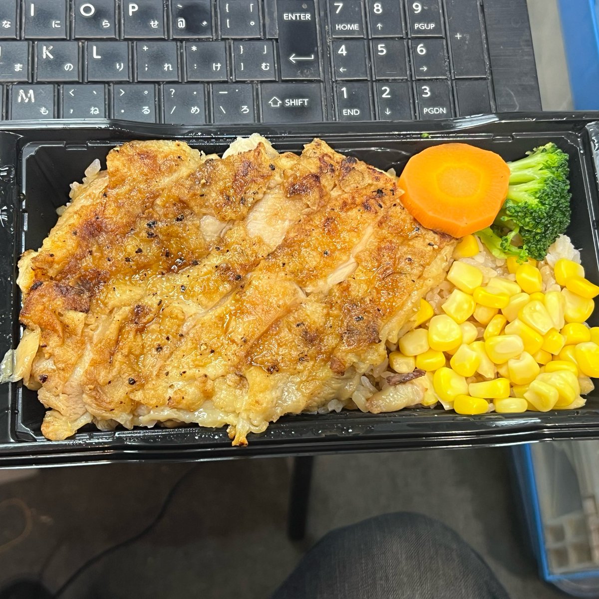 akibajunks tweet media