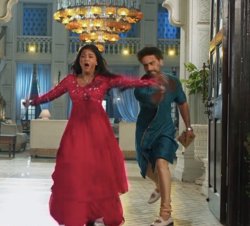 neenabinu23's tweet photo. The diff. when it’s his wife and when it’s his maa 
Abhira saved another child so got thrown out 
His maa betrayed him and destroyed his &amp; his daughter’s life but is brought back into the house
His anger has no control with Abhira but with his maa he can control his anger
#yrkkh https://t.co/wAx35O8WZW