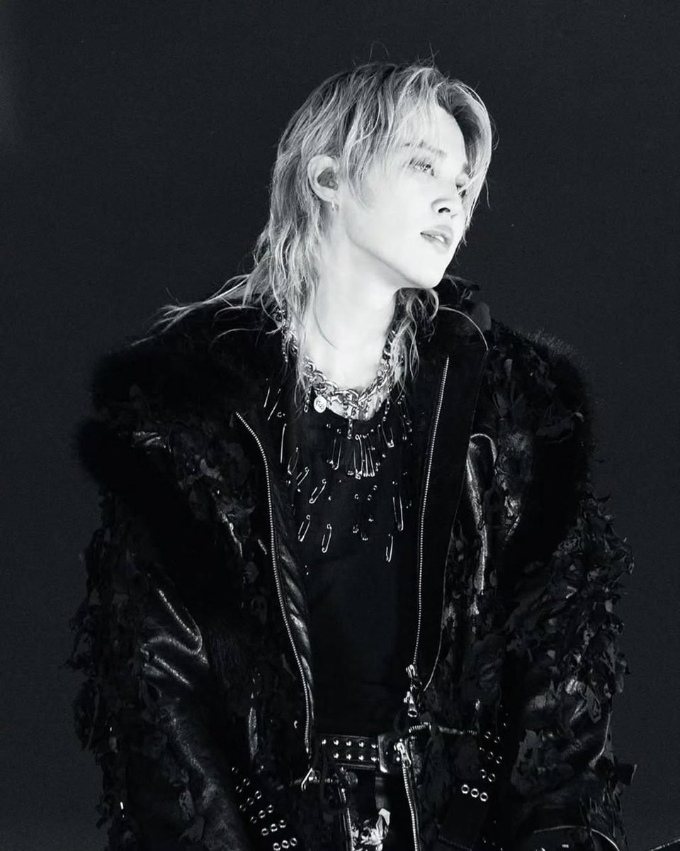 Karladeangelis1's tweet image. Ninguém ouse tocar no cabelo do jimin deixem as tesouras longe! Empresa mal amada e com um péssimo gosto, o cabelo do jimin esta maravilhoso assim e se ele se sente bem assim é oq importa!

#jimin #suga #hoseok #jhope #yoongi #taehyung 
#BTS_WORLDTOUR_ARIRANG_TAMPA #BTS