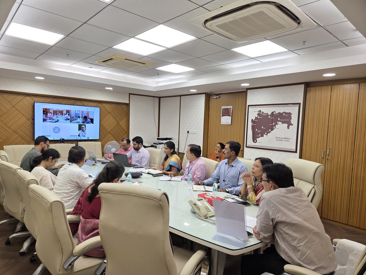 Sawkaresanjay11's tweet image. वस्त्रोद्योग क्षेत्राला चालना देण्यासाठी व्हेंचर कॅपिटल फंड उभारणीवर महत्वपूर्ण बैठक...

📍 मंत्रालय, मुंबई 

राज्यातील वस्त्रोद्योग क्षेत्र अधिक सक्षम आणि स्पर्धात्मक करण्याच्या दृष्टीने आज मंत्रालयात महत्वपूर्ण बैठक घेतली.

#Textile #VastraUdyog

@Dev_Fadnavis
@CMOMaharashtra