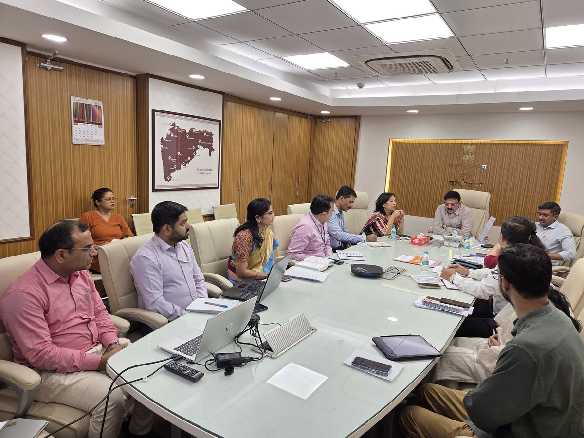 Sawkaresanjay11's tweet image. वस्त्रोद्योग क्षेत्राला चालना देण्यासाठी व्हेंचर कॅपिटल फंड उभारणीवर महत्वपूर्ण बैठक...

📍 मंत्रालय, मुंबई 

राज्यातील वस्त्रोद्योग क्षेत्र अधिक सक्षम आणि स्पर्धात्मक करण्याच्या दृष्टीने आज मंत्रालयात महत्वपूर्ण बैठक घेतली.

#Textile #VastraUdyog

@Dev_Fadnavis
@CMOMaharashtra