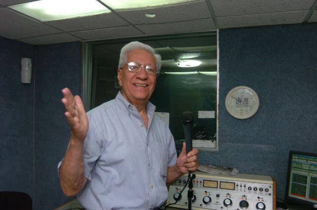 panchoarenas's tweet photo. El firmamento del beisbol nacional se prepara para recibir a una de sus voces más emblemáticas. Se ha hecho oficial la nominación de la leyenda sonorense, Fausto Soto Silva, para ingresar al Salón de la Fama del Beisbol Mexicano como parte de la Clase 2026 en la categoría de Cronista. Con una trayectoria que superó las tres décadas, Soto Silva se consolidó como la voz oficial de los Naranjeros de Hermosillo.