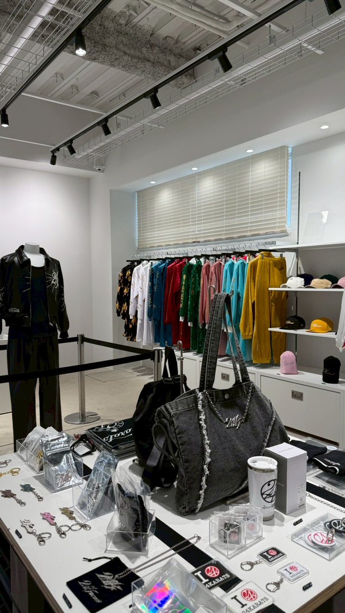 24karatsTOKYO's tweet photo. [ LAST DAY!! ]
24karats POP-UP

開催期間：〜4/29(水)
ADDRESS：東京都目黒区青葉台1-25-6 JU JAPAN AOBADAI 1F
OPEN：12:00～19:00

🔗 https://t.co/xIEZHyl2qS

#EXILE
#24karats_GOLDEN_BEST
#24karats_GOLD_LEGACY
#24karats #24kday
@EXILE_Staff https://t.co/RzotOpsrHN
