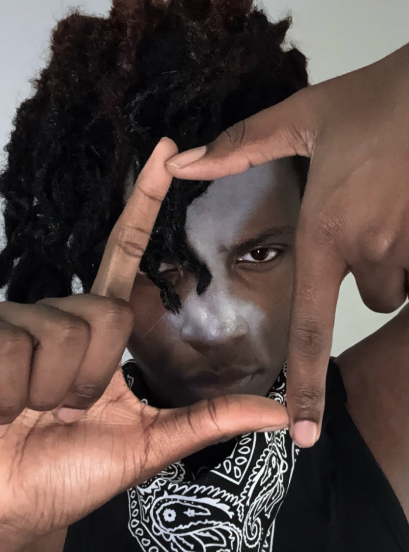 Mythixv7's tweet photo. The Boy Savior (Ekko w/ black hair) https://t.co/cUT71AKe0g