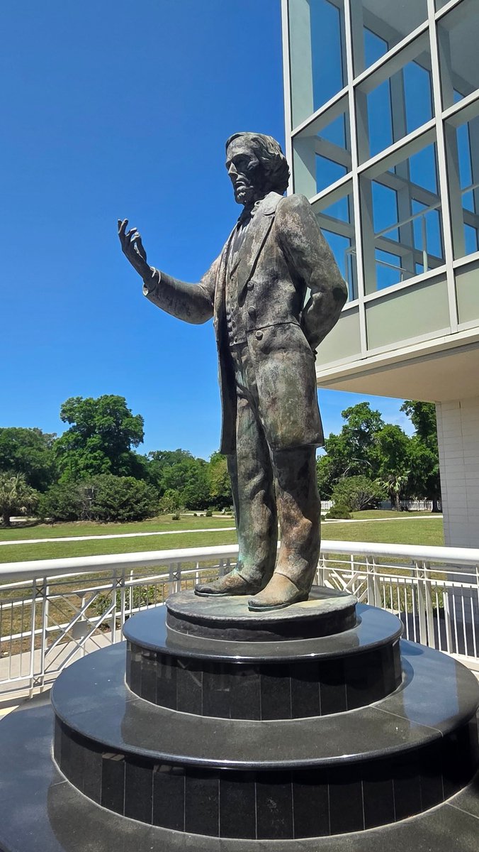 Southern Zoomer tweet media