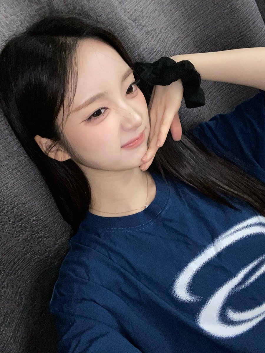 I_m_chillin's tweet photo. 💙💙💙

#ICHILLIN #아이칠린 #E_JI #이지 https://t.co/vWH8v2Jk1f