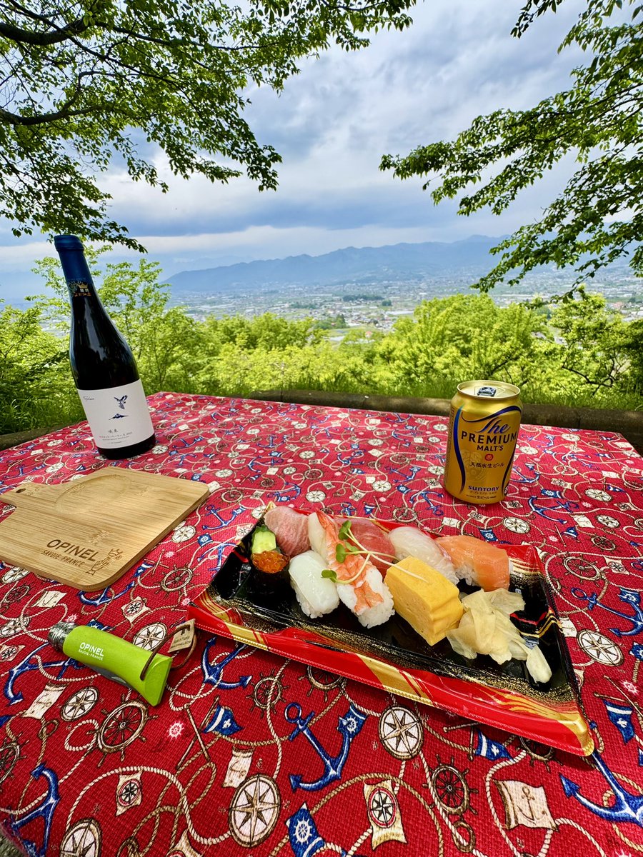 breeze2236's tweet photo. 葡萄の丘🍇🍷🥖 https://t.co/UXNhHfP8e8