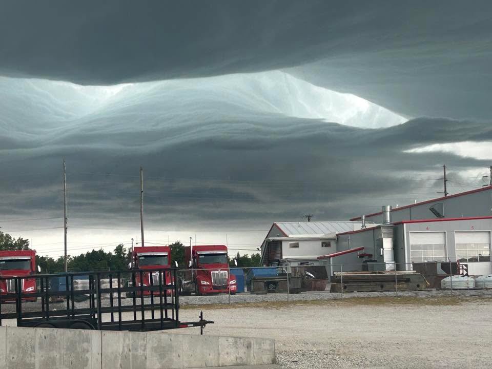 Live Storm Chasers tweet media