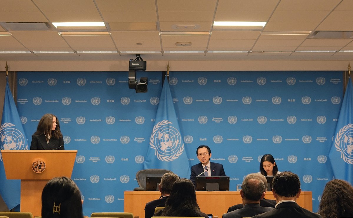 VietNam_UN's tweet image. 🇻🇳 Amb. Đỗ Hùng Việt begins his role as President of #NPT2026, chairing the high-level debate and hosting a press briefing &amp;amp; reception.

“Nothing is impossible” — a message of cooperation toward substantive outcomes.

#Disarmament #UN #Multilateralism