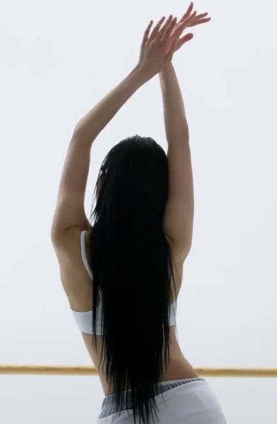 le sserafim pics tweet media