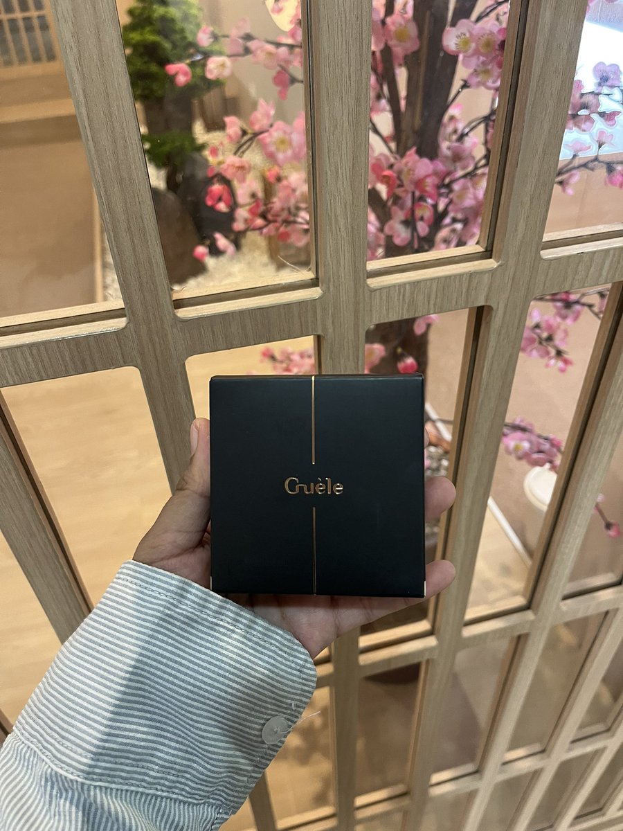 dumpflowahh's tweet photo. wts guéle shade luzé only 150k new sealed with box+kartu nya juga. Aku jual karena salah shade tapi keburu stock 2 💔 yu guys bisa 🍊dan gratis ongkir! https://t.co/uWsWDP9z3l