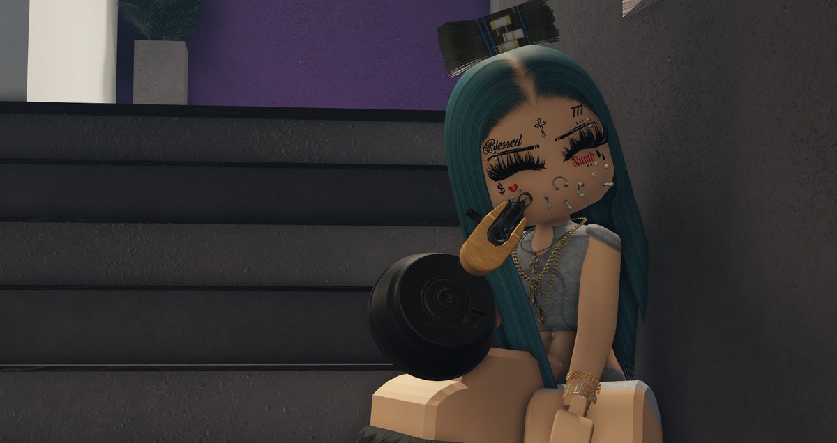 evacideee's tweet photo. idk what to put LOL
#roblox #robloxphotography #gfx https://t.co/MTV2SpFZNr