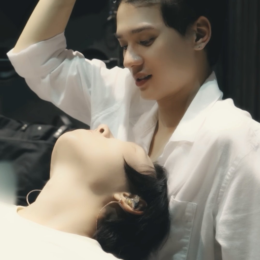 นี๋ร์ Ní tweet media