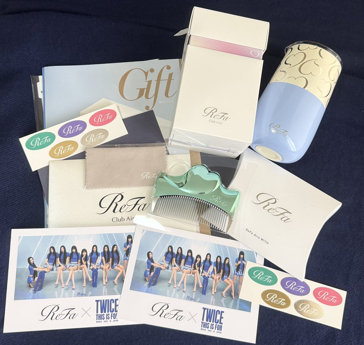 TWICE This is for リファ

昨日会場で購入したリファがもう届いた🥹
郵送でだからもっとかかるかと思ってたけど仕事が早すぎる👏

会場限定の普通のクシとチャームついてるクシも欲しくて、ゴールド会員にも入会💸🤦‍♀️

#TWICE交換  #twice_thisisfor_world_tour_in_japan