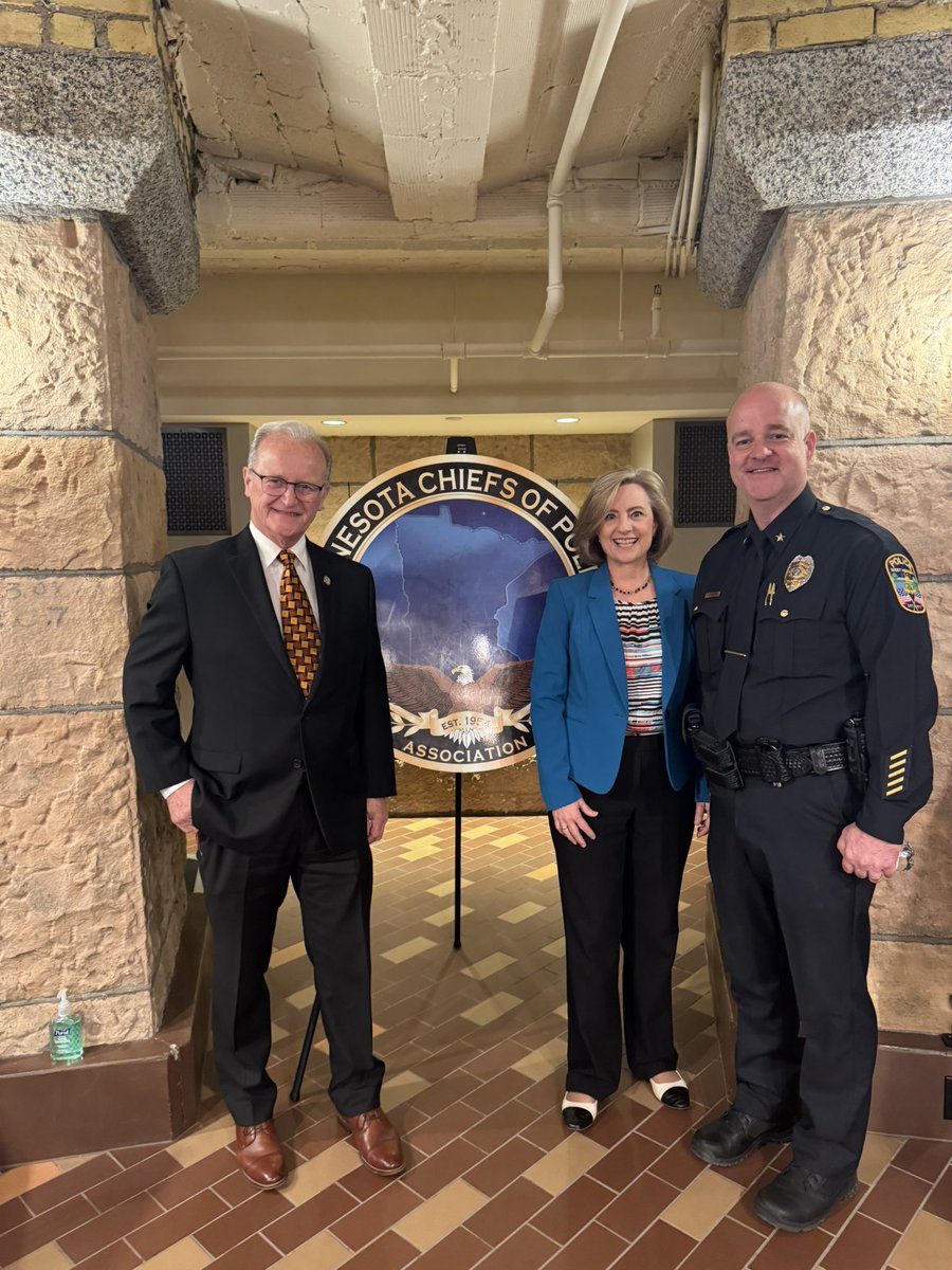 RepRobbins's tweet photo. Still catching up on last week!  Always love to see the police chiefs from my district at the @MNPoliceChiefs Day on the Hill! https://t.co/jBdURrxJfh
