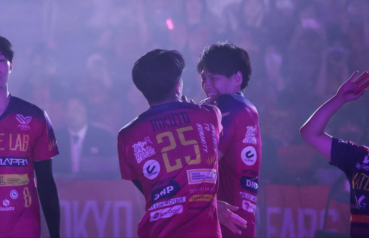 ハイタッチしないよ〜のとざきくんと、ハイタッチしてよ！のりくとくん