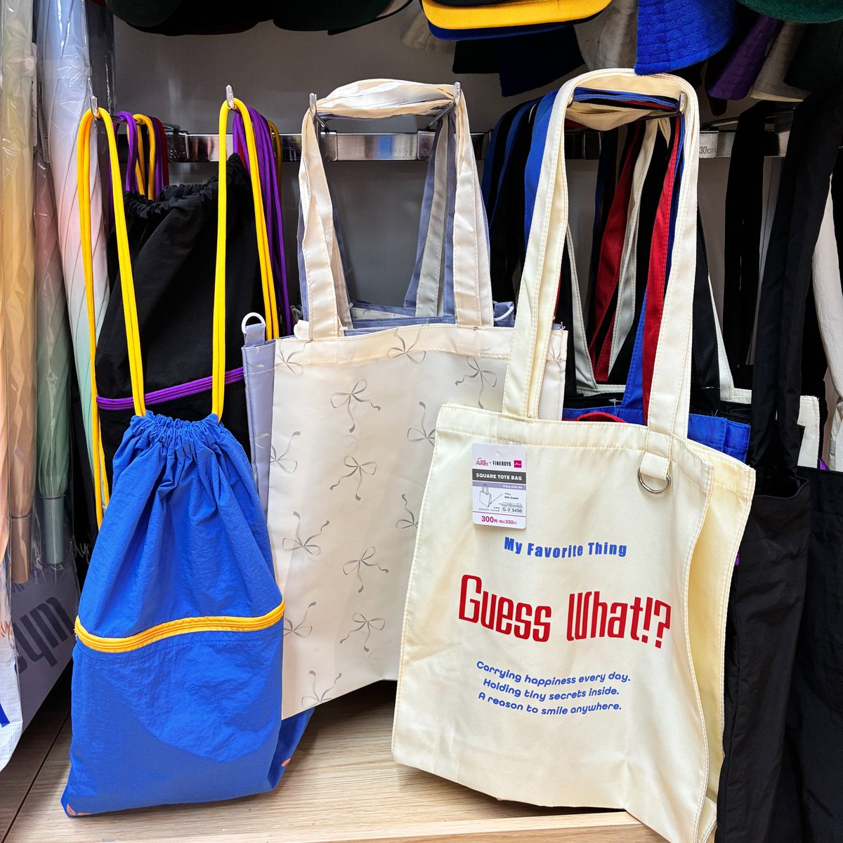 takeya_co_jp's tweet image. 「#DAISO×#GirlsAward×#FINEBOYS」トリプルコラボグッズが入荷してます❣️
春夏にぴったりのカラフルなグッズが揃ってますので、早めにGETしてくださいね～😍
 
#多慶屋 #御徒町 #ダイソー         
担当K👵TAKEYA1-4F ダイソー多慶屋御徒町店