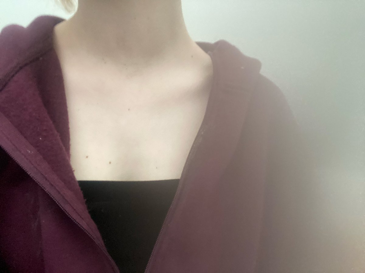 angie_babesxx's tweet image. bc but im at school 👀👀👀 and im fat #edtwt #bodycheck